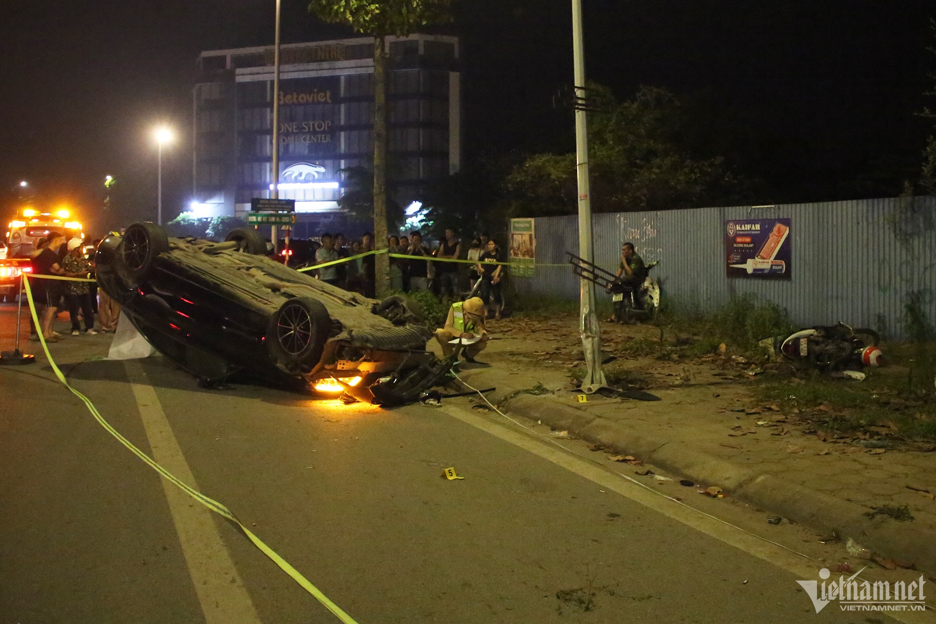 Mercedes Ha Noi anh 1