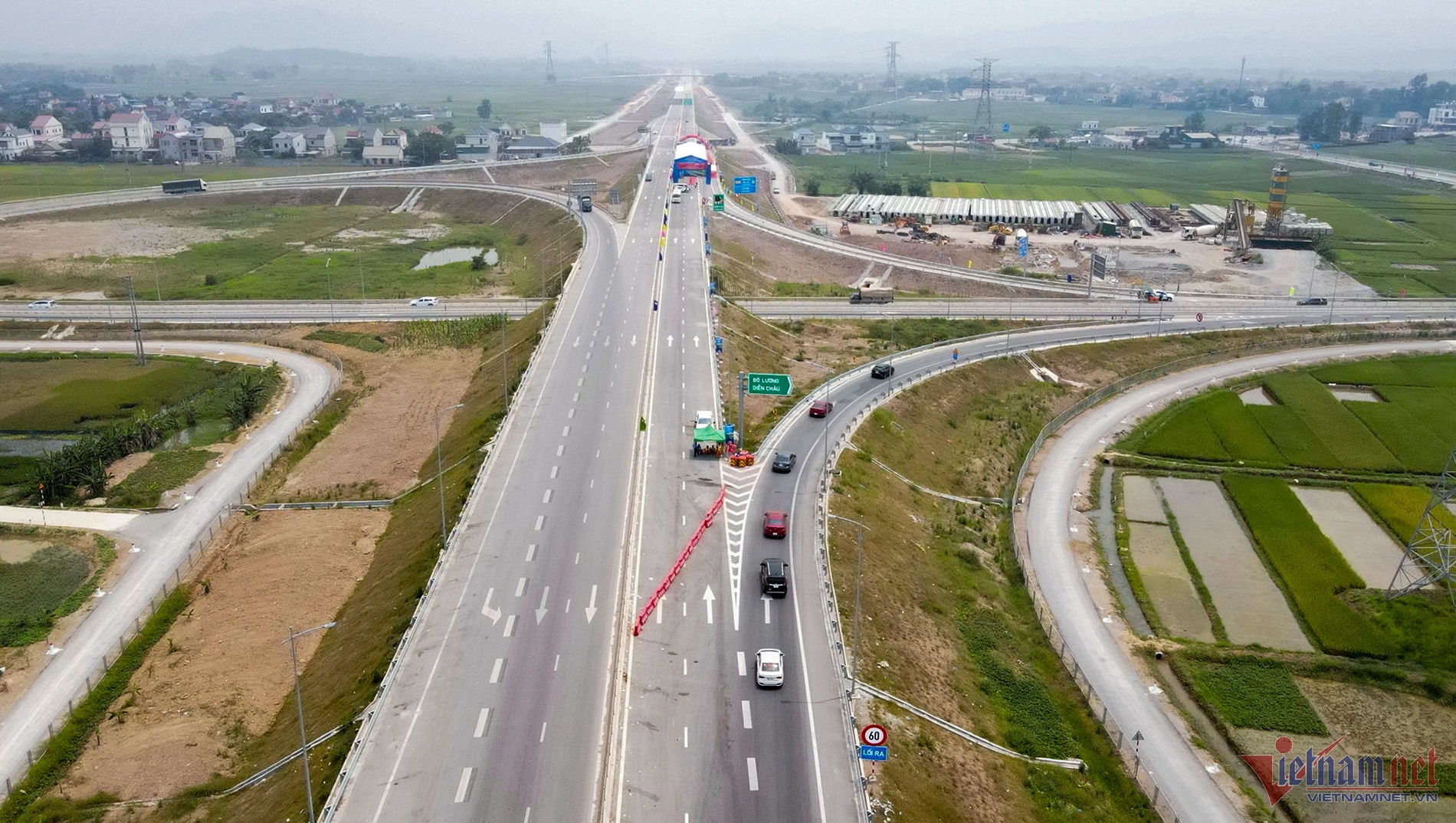 Thong xe cao toc anh 1