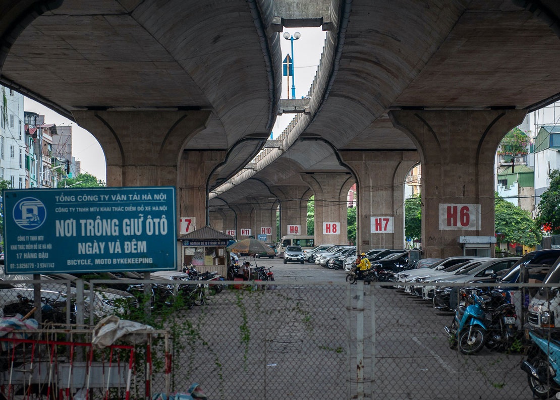 Ha Noi kien nghi tiep tuc dung long duong, gam cau can de trong giu xe hinh anh