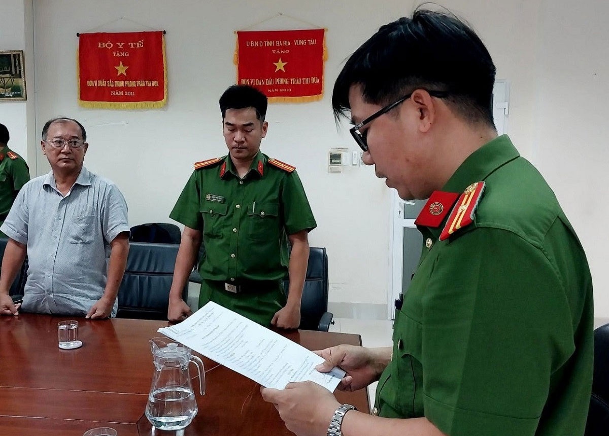 Khoi to giam doc So Y te Ba Ria - Vung Tau lien quan vi pham dau thau hinh anh