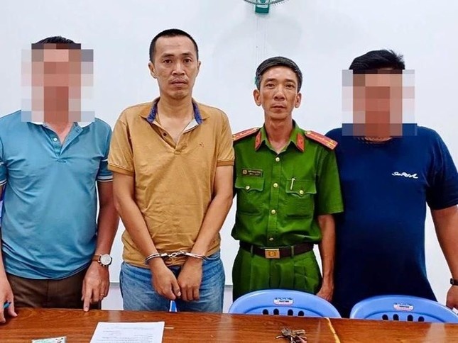 Bat doi tuong lua ban dat o Phu Quoc khi lan tron o TP.HCM hinh anh