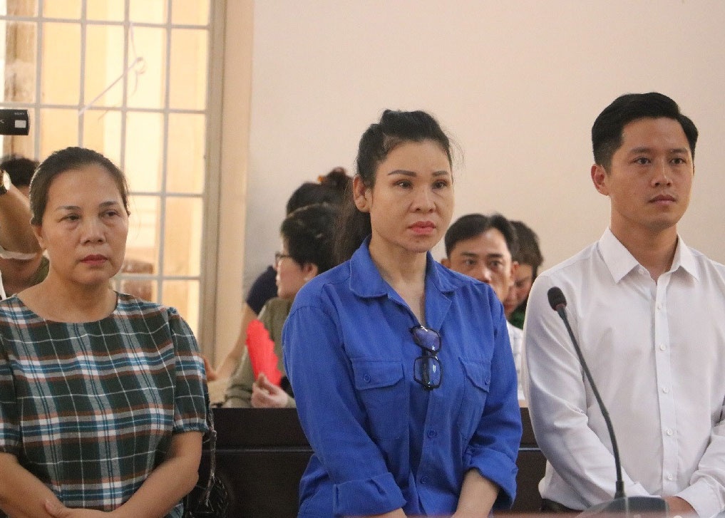 Nu dai gia Vung Tau cho vay lai nang va rua tien, thu loi gan 70 ty hinh anh