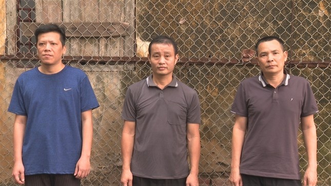 ‘No’ quen giam doc cong an tinh de lua hon 1,3 ty tien ‘chay an’ hinh anh