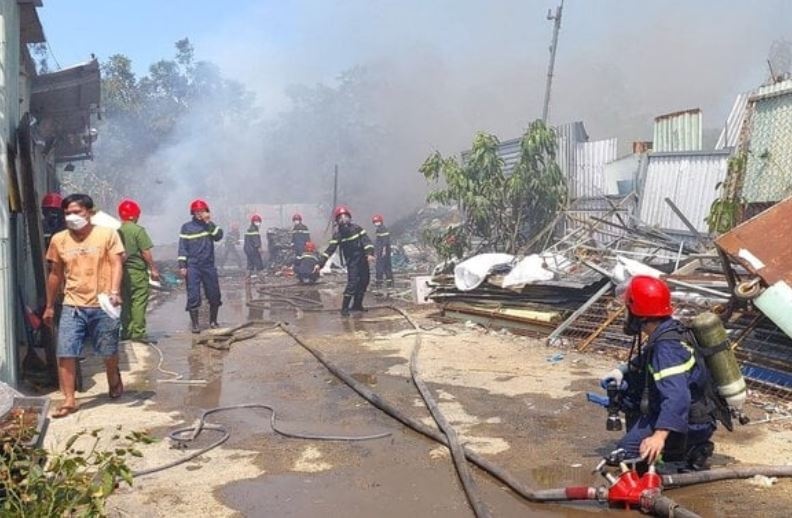 Nha kho chay ngun ngut o Da Nang hinh anh