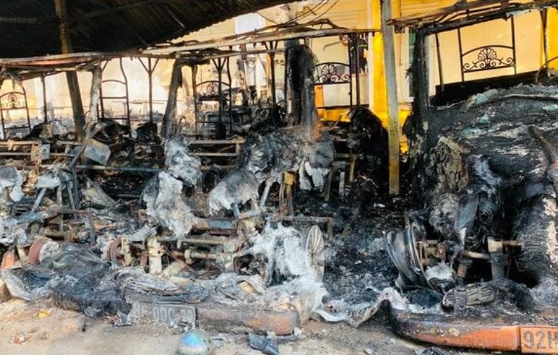 Chay 40 xe dien du lich trong khuon vien Cao dang Dien luc Mien Trung hinh anh