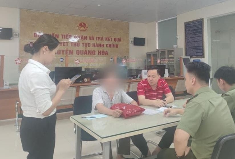 Gia danh cong an yeu cau nop 310 trieu dong de 'phuc vu dieu tra' hinh anh