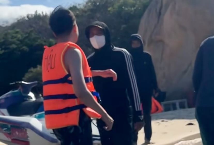 Nguoi danh khach nu thung mang nhi o Ninh Thuan la ai? hinh anh