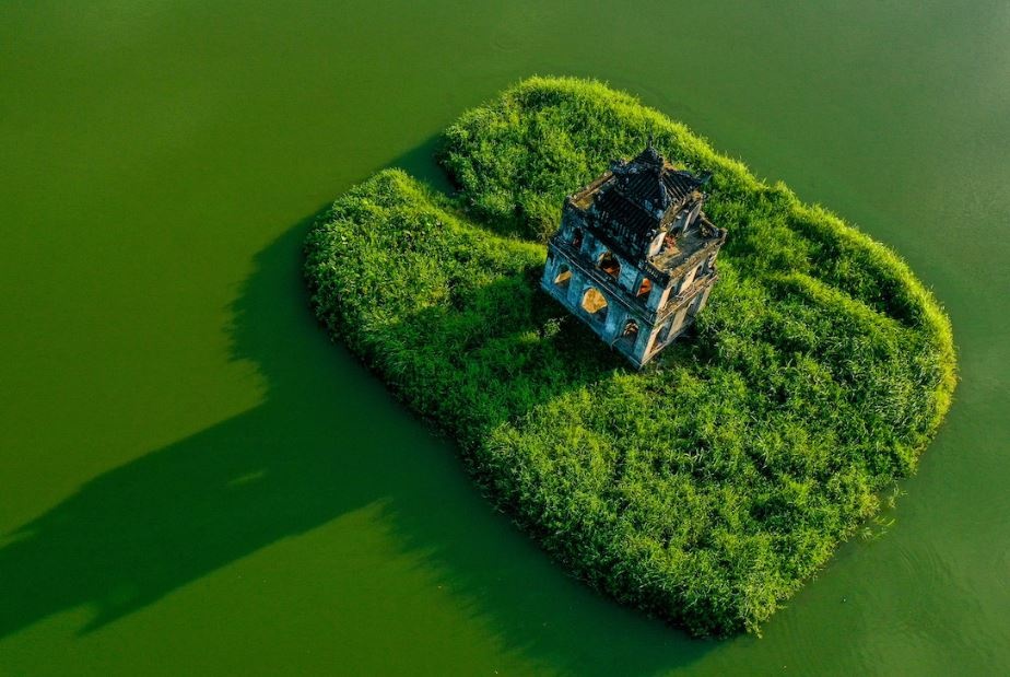 Ha Noi ngay nang, chieu toi mua to cuc bo hinh anh