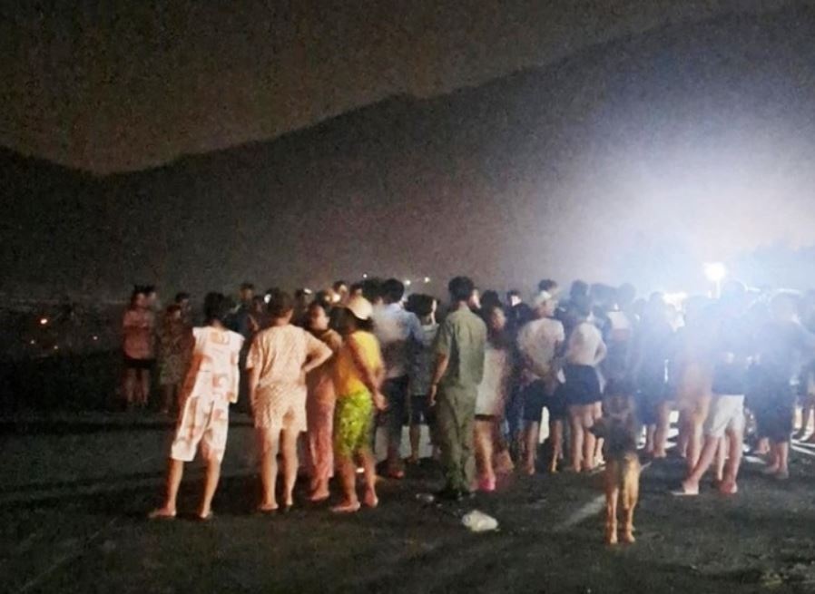 Be 6 tuoi mat tich sau khi duoc gui tai diem trong tre hinh anh