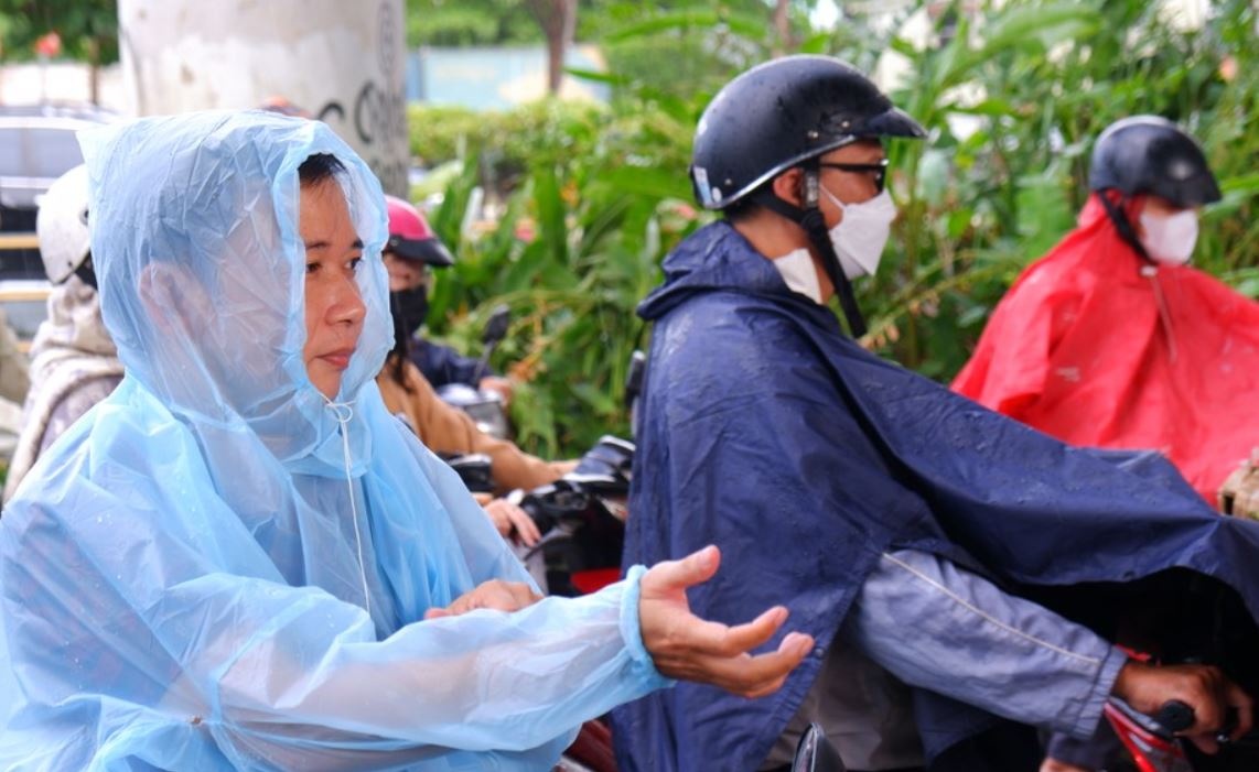 Mua dong tai TP.HCM gia tang hinh anh