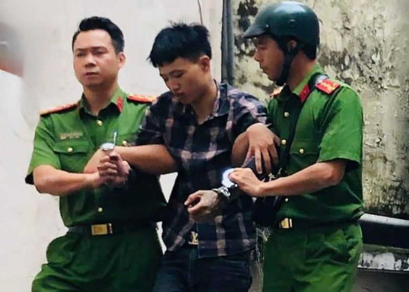 Ten trom dot nhap tu tum tang 5 roi xuong tang 4 ngu hinh anh