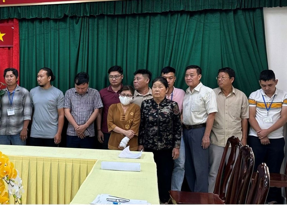 Khoi to 23 bi can trong duong day buon lau hon 200 trieu lit xang hinh anh