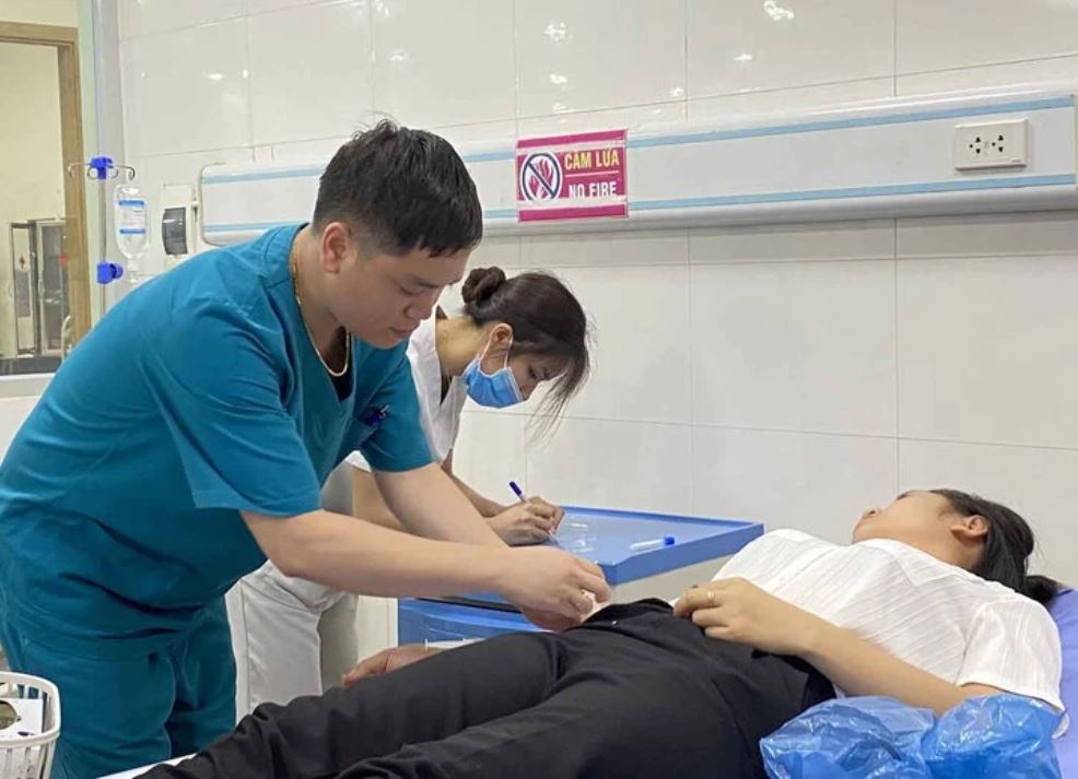 Tap trung nguon luc dieu tri 363 cong nhan nghi ngo doc o Vinh Phuc hinh anh