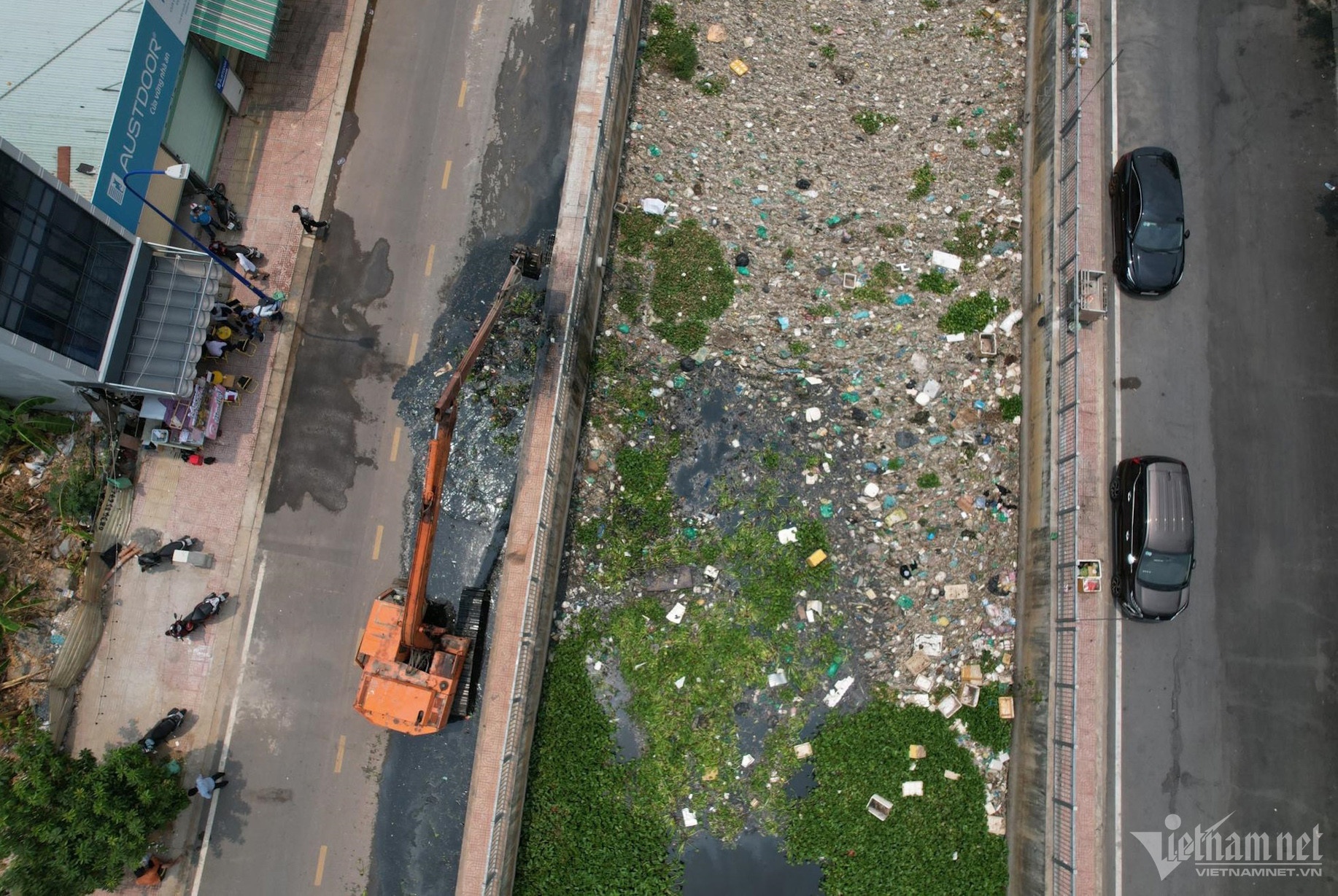 kenh Nuoc Den TP.HCM anh 1