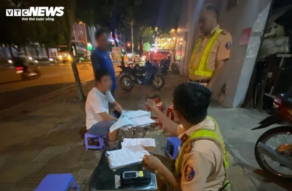 Vi pham nong do con anh 1