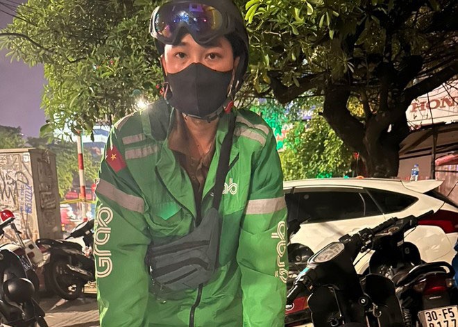 Nua dem van chuyen 'binh khi cuoi', shipper bi luc luong 141 phat hien hinh anh