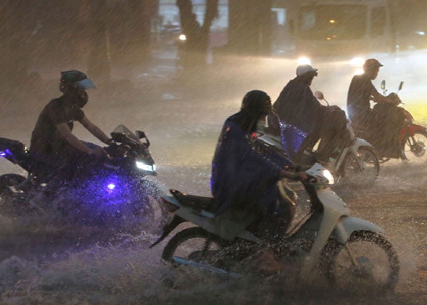 Nhieu noi tren ca nuoc tu chieu toi nay mua rat to hinh anh