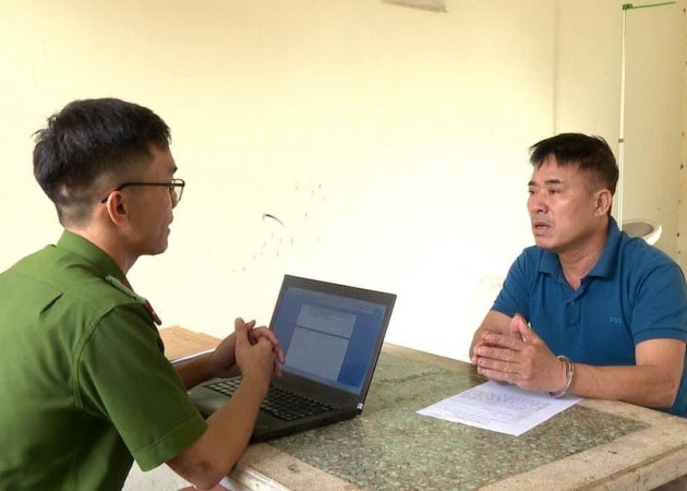 Tai xe xe Toyota Fortuner cho con ho nang 265 kg mang ban hinh anh