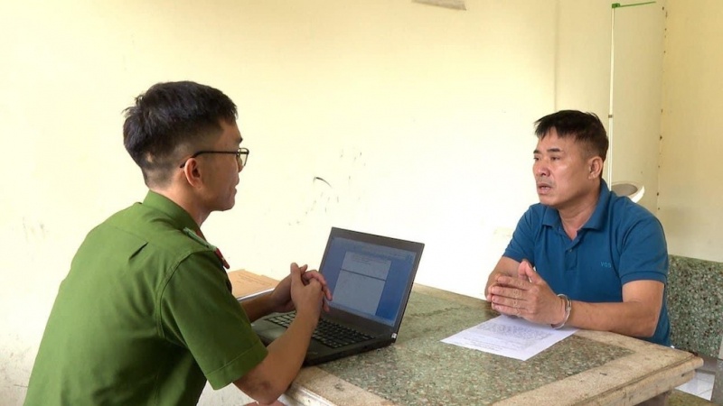 Toyota Fortuner,  Con ho,  Le Van Son anh 2