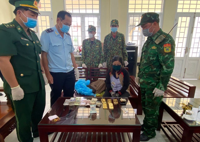 Lap chuyen an triet pha cac duong day tuon vang lau vao Viet Nam hinh anh