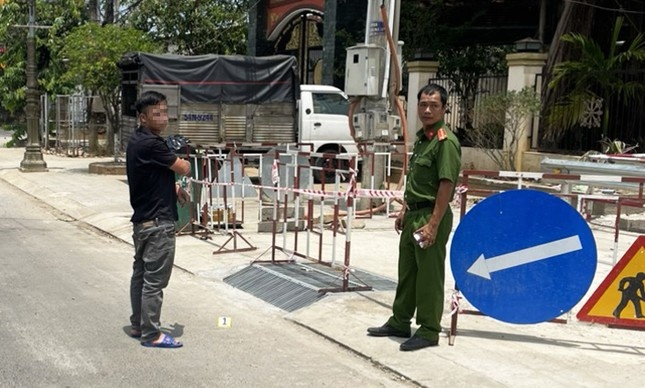 Doi tuong trom oto tai bi bat giu tren duong chay tron hinh anh