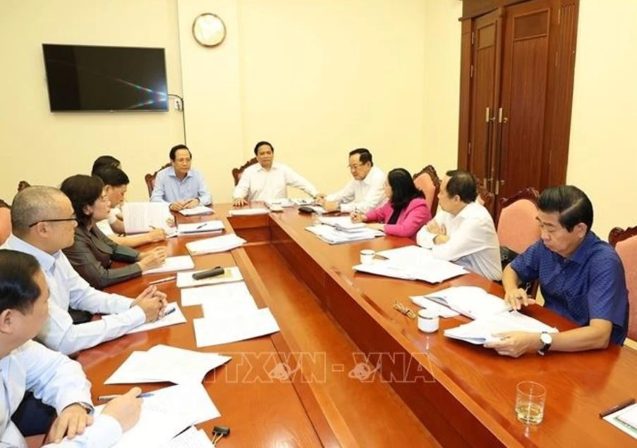 Hoi nghi Trung uong anh 2