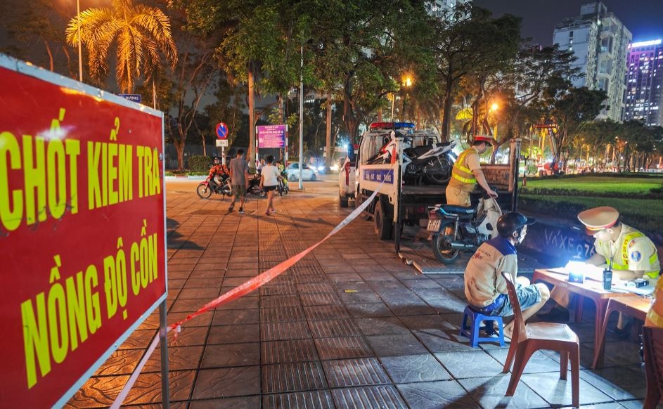 Ly do Bo Cong an tiep tuc de xuat cam tuyet doi nong do con khi lai xe hinh anh