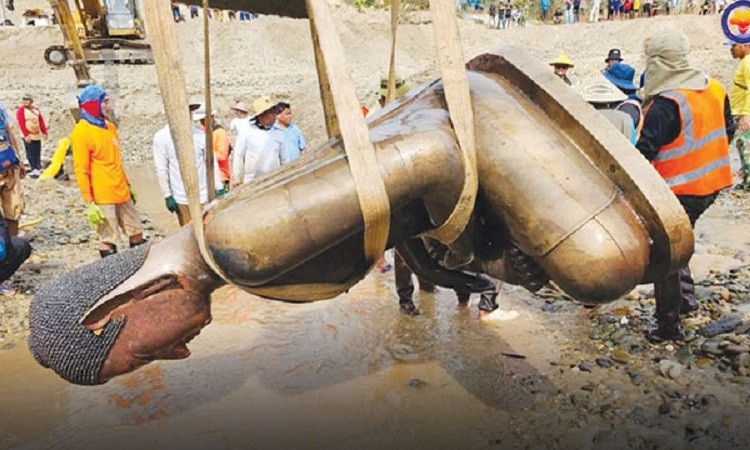 Lao khai quat tuong Phat cao 2 m gan song Mekong hinh anh