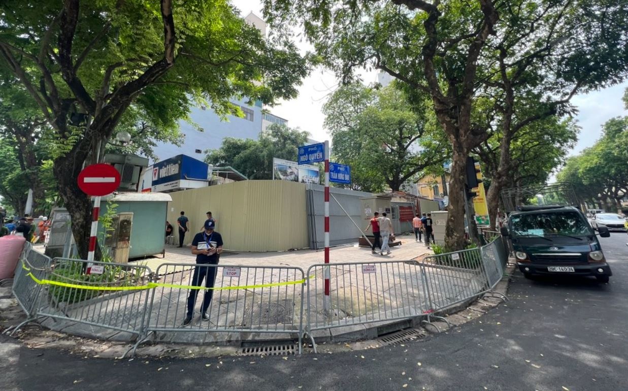 Cuong che 'dat vang' quan Hoan Kiem de xay truong hoc hinh anh