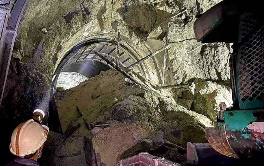 Sat lo ham duong sat Bac - Nam qua Phu Yen hinh anh