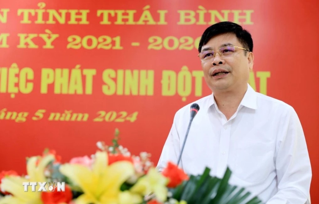 Thu tuong phe chuan nhan su UBND tinh Thai Binh va Quang Ngai hinh anh