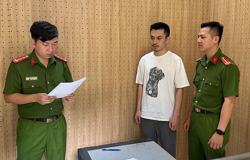 Nhân viên ngân hàng ảnh 1 Nhan vien ngan hang anh 1