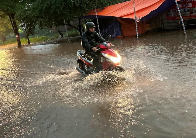 Nhieu tuyen pho Ha Noi anh 2