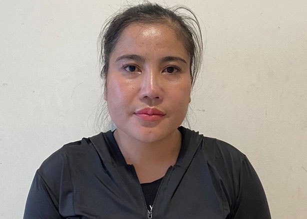 Tran Thi Hang Nga,  Giam doc,  Di nuoc ngoai anh 1