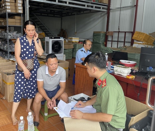 Nguyen Kien,  Nhap lau,  Facebook,  Van Kien,  Van Xuan,  Dien thoai Kien Hue,  Cua hang Kien Hue anh 1