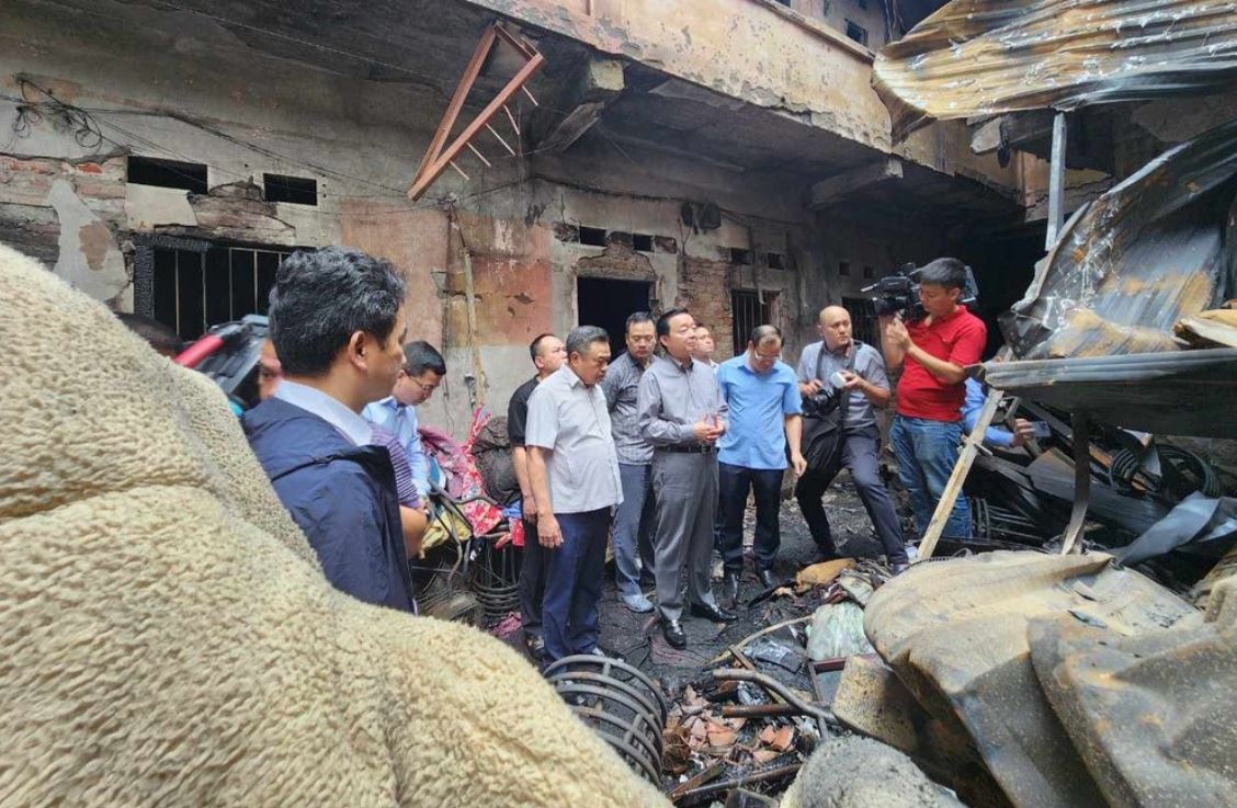 Lanh dao Chinh phu, Quoc hoi, Ha Noi kiem tra hien truong vu chay hinh anh