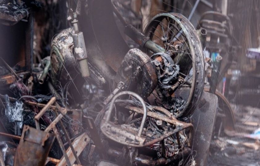 Nan nhan vu chay nha tro o Ha Noi: Vo chong moi cuoi gan 3 thang hinh anh