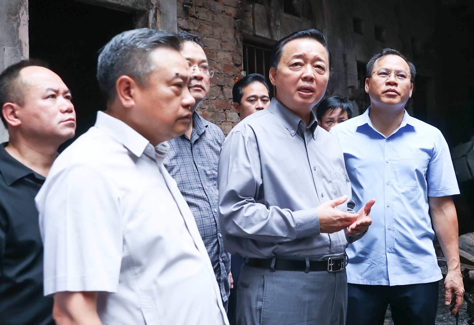 Pho Thu tuong Tran Hong Ha den hien truong vu chay o Ha Noi hinh anh