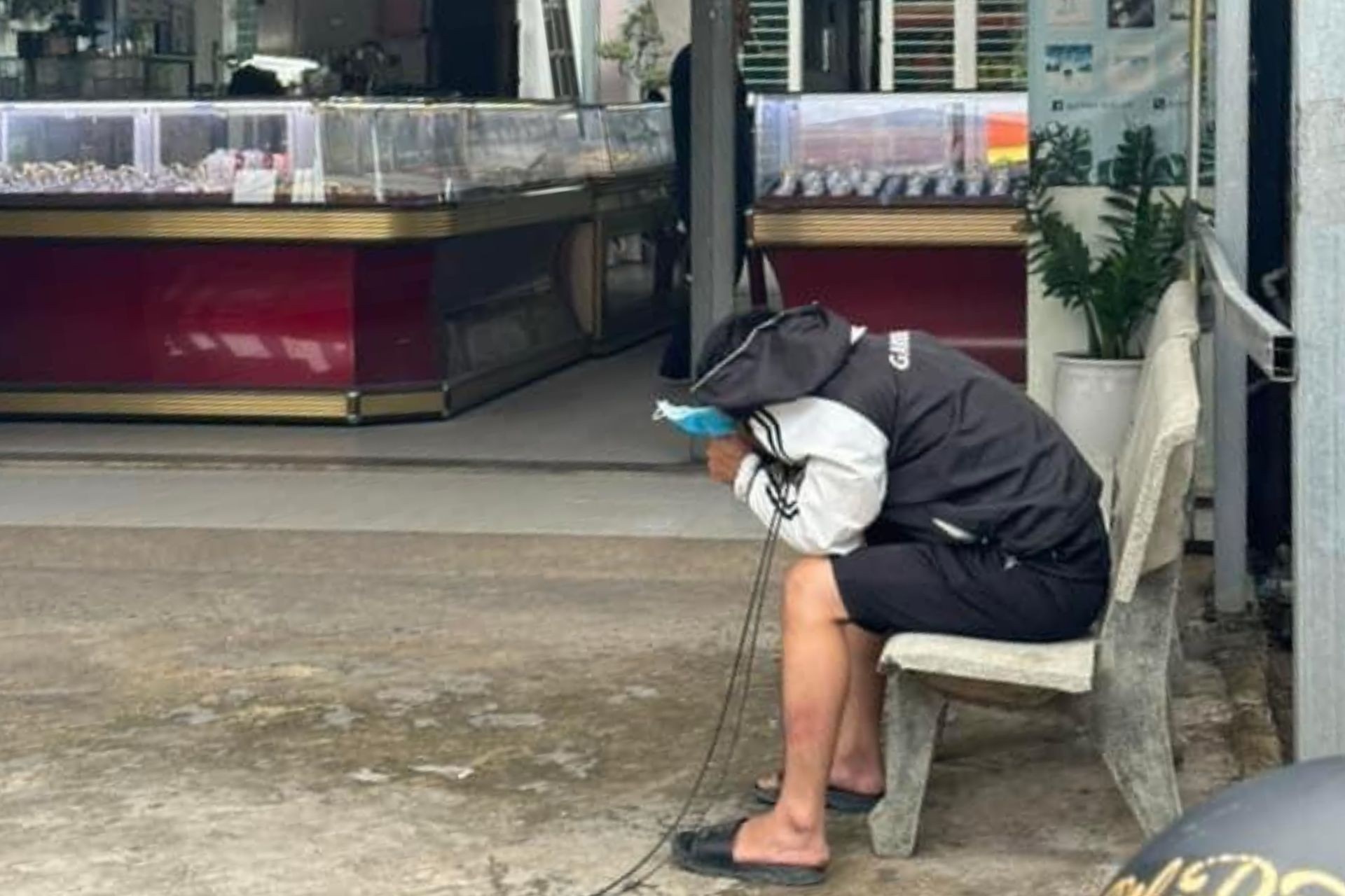 Cuop tiem vang,  Dong Nai anh 2