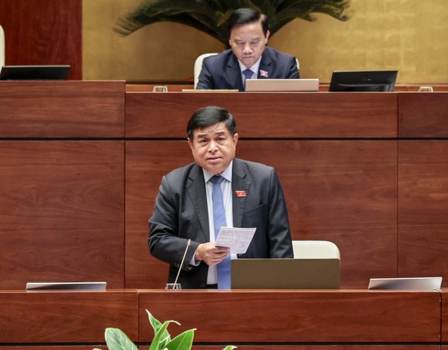 Cac nuoc ho tro tien mat cho dan, chung ta lai tiep can qua chinh sach hinh anh