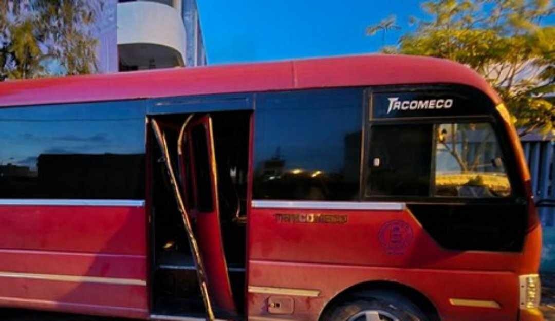 Tre mam non tu vong do bi bo quen tren xe dua don o Thai Binh hinh anh