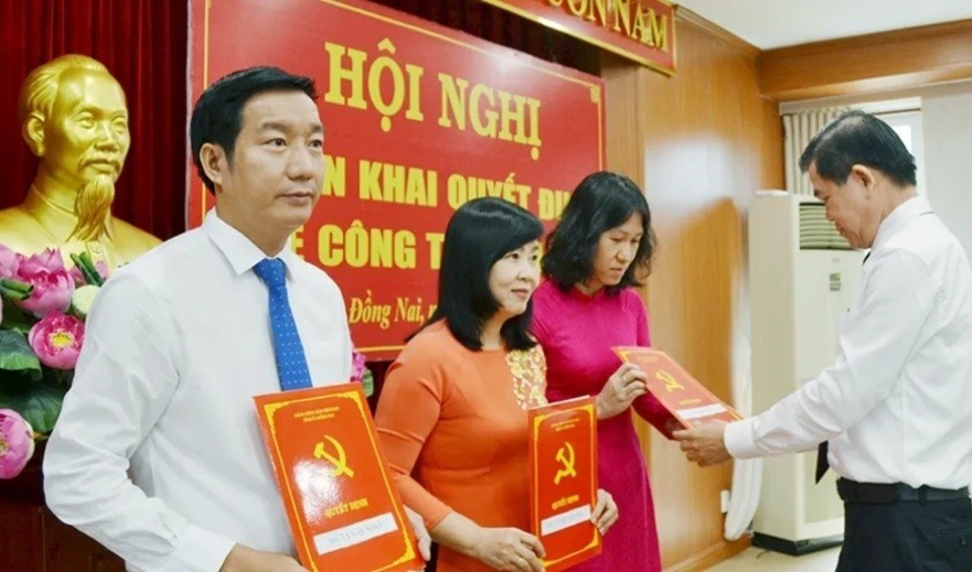 Dieu dong nhan su anh 2