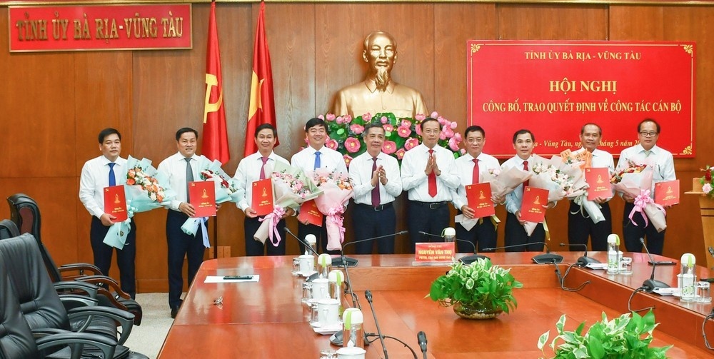 Dieu dong nhan su anh 4