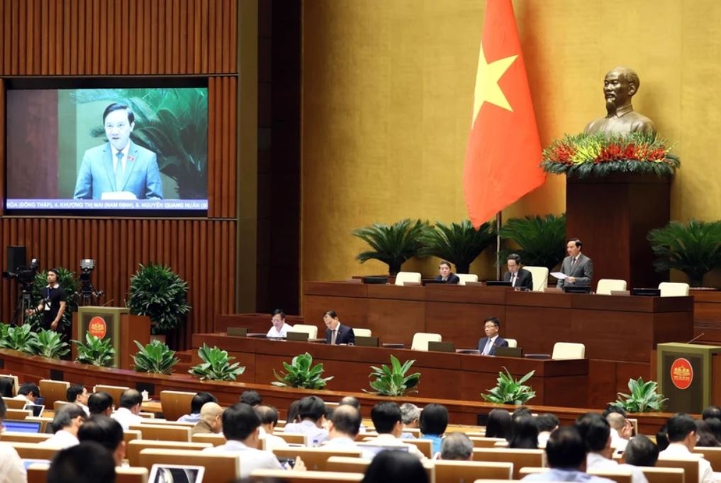 Quoc hoi tiep tuc thao luan ve kinh te - xa hoi, binh dang gioi hinh anh