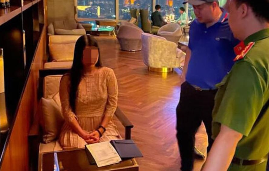 Co gai vao nha hang 5 sao an khong tra tien, bac si BV tam than noi gi hinh anh