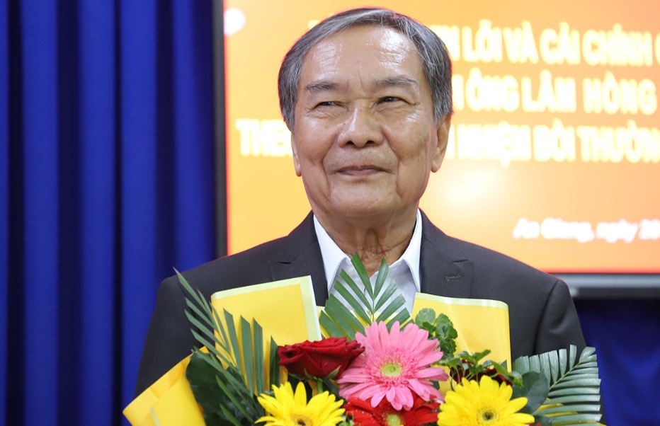 Sau hon 30 nam oan sai, VKSND hai tinh cong khai xin loi mot giam doc hinh anh