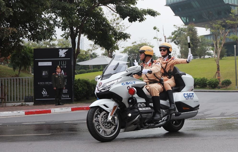 De xuat CSGT duoc truy duoi neu nguoi vi pham bo chay hinh anh