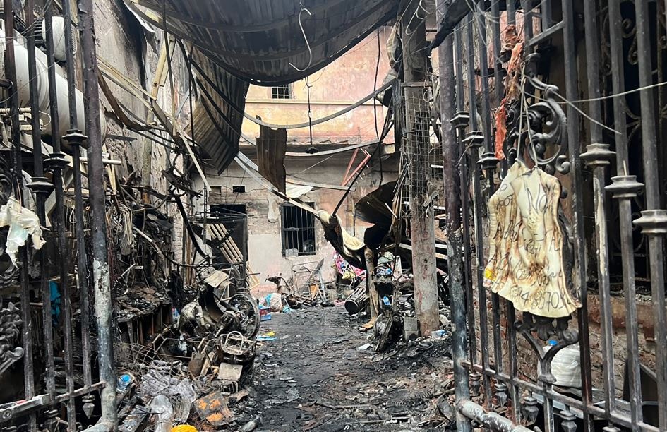 Vu chay nha tro Trung Kinh: Dieu tra, xac dinh trach nhiem ra sao? hinh anh