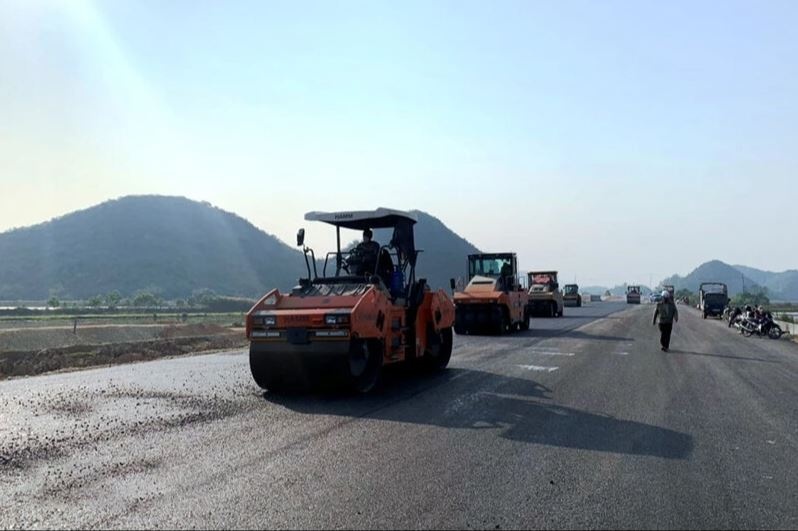 Thu tuong yeu cau som ban giao mat bang cao toc Bac - Nam phia Dong hinh anh