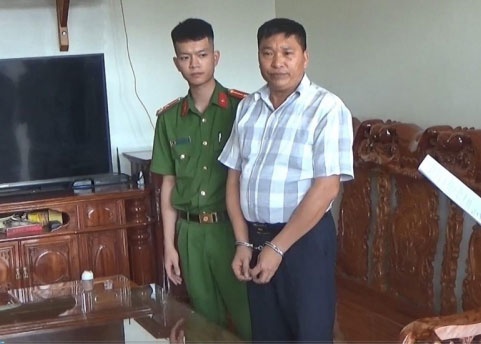 Giam doc va ke toan mua ban trai phep 131 hoa don hinh anh